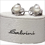 Orecchini Salvini oro bianco perla e diamanti a forma di fiore con scatola