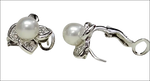 Orecchini Salvini oro bianco perla e diamanti con foglie e sparkle