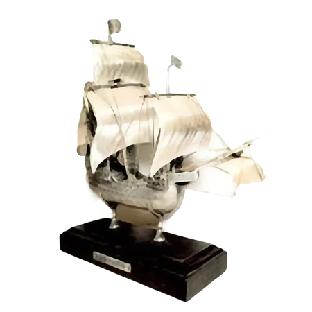 Modello di nave Santa Maria in Argento 800 con vele su base in legno scuro