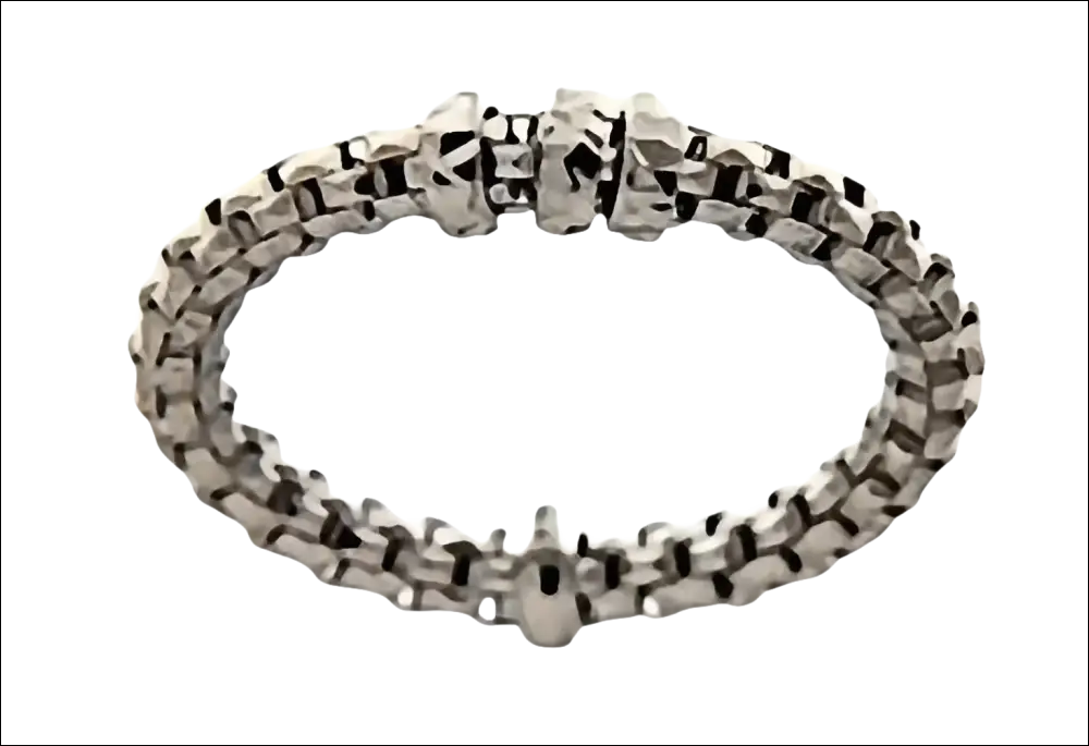 Bracciale in argento con link texturizzati e chiusura cilindrica del Anello Oro Bianco Estensibile Rockstar